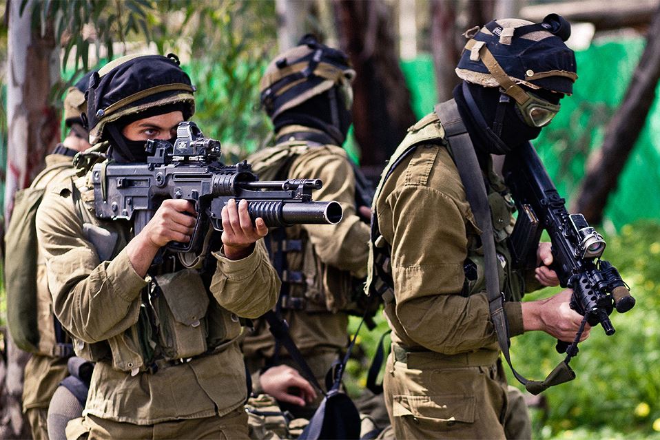 Ảnh: Chán súng Trung Quốc tặng, Philippines quay sang mua súng Israel